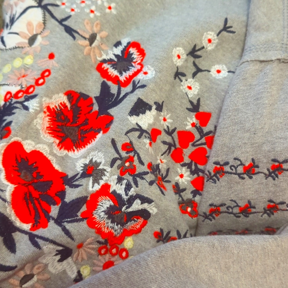 3 Camden and embroidered sweatshirt bundle nwot